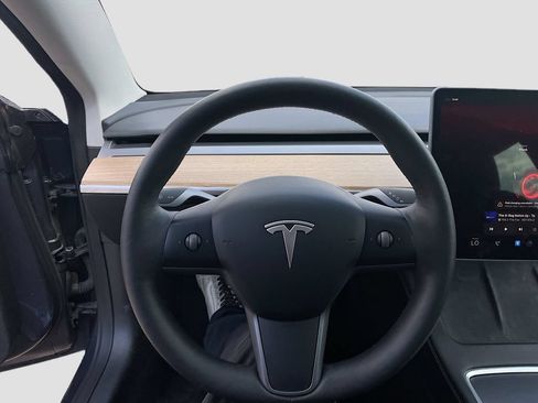 Used 2023 Tesla Model 3 Standard Range RWD image 11