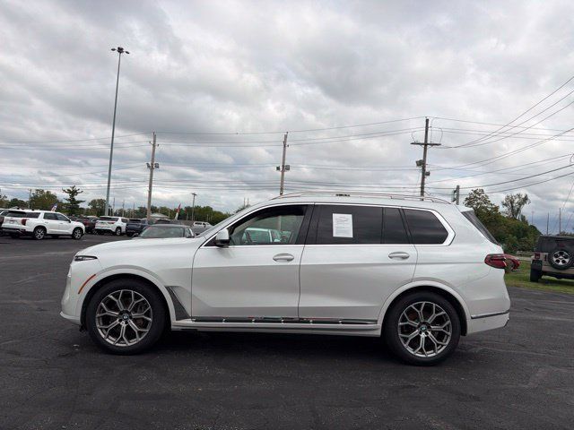 Used 2024 BMW X7 xDrive40i AWD/4WD image 4