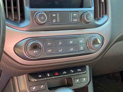 Used 2022 GMC Canyon AT4 w/ Trailering Package AWD/4WD image 8