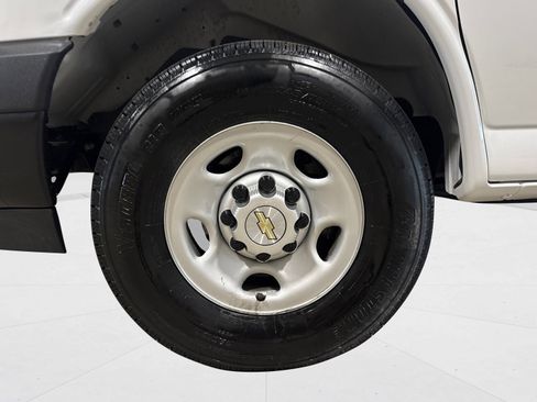 Used 2024 Chevrolet Express 2500 2500 image 42