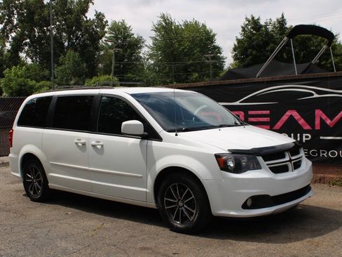 Used 2017 Dodge Grand Caravan GT FWD image 4