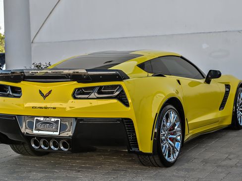 Used 2016 Chevrolet Corvette Z06 w/ 3LZ Preferred Equipment Group RWD image 15