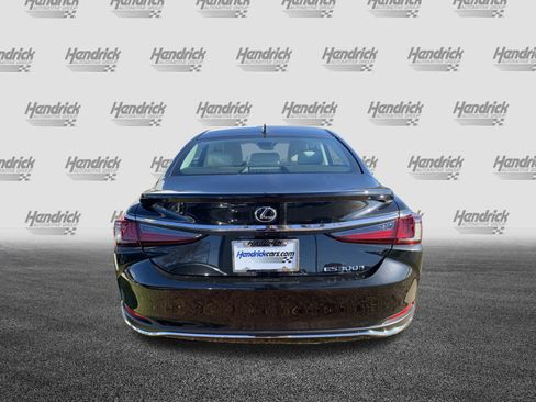 Certified 2025 Lexus ES 300h w/ Luxury Package image 9