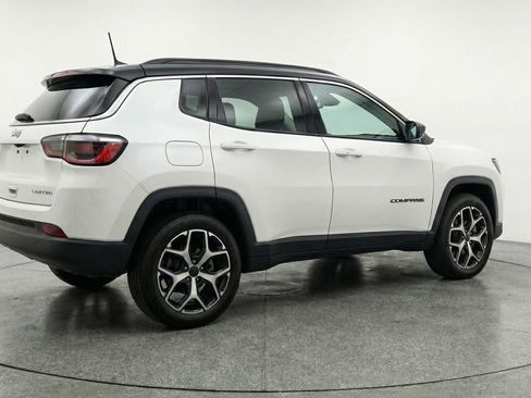 Used 2025 Jeep Compass Limited image 7