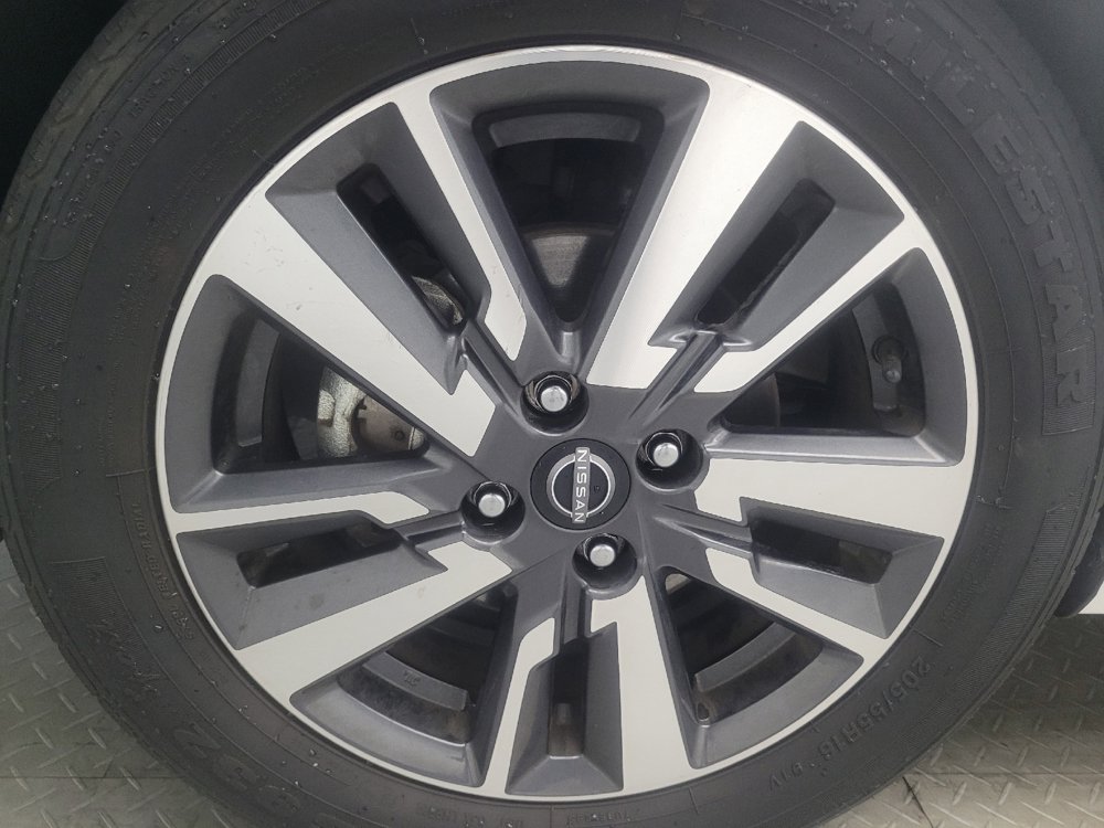Used 2024 Nissan Versa SV FWD image 31