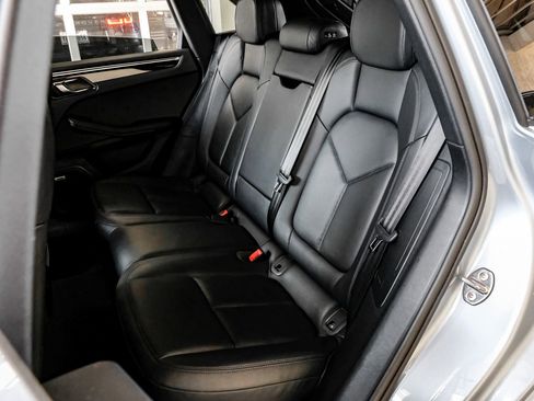 Used 2020 Porsche Macan AWD/4WD image 49