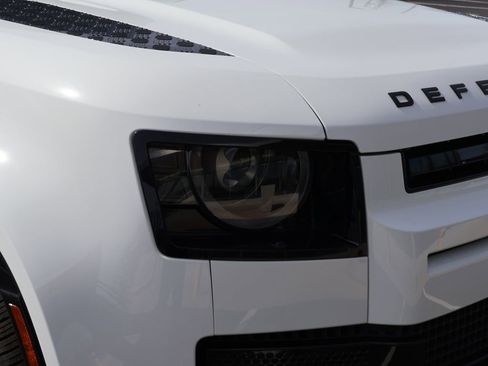 Used 2024 Land Rover Defender 110 X-Dynamic SE image 6