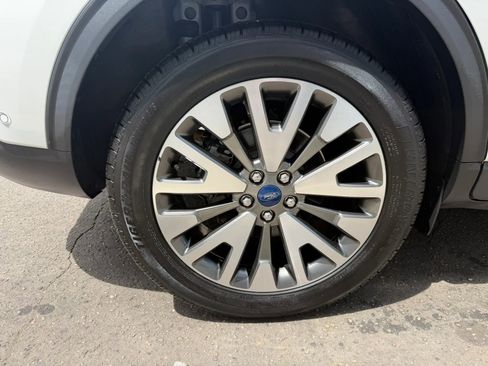 Used 2020 Ford Escape Titanium w/ Titanium Premium Package 2.0 AWD/4WD image 37