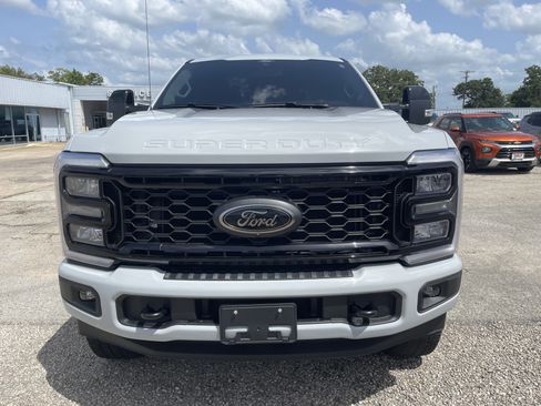 Used 2026 Ford F250 Lariat w/ Black Appearance Package AWD/4WD image 9
