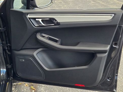 New 2026 Porsche Macan Turbo image 37