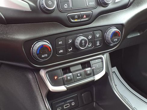 Used 2023 GMC Terrain SLT w/ Tech Package AWD/4WD image 14