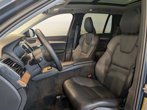 Used 2024 Volvo XC90 B5 Plus w/ Protection Package Premier image 14