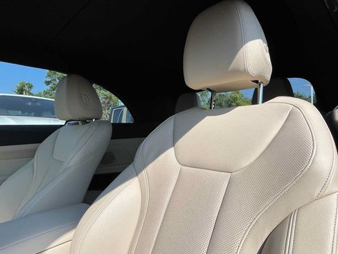 Used 2022 BMW M440i Convertible w/ Premium Package RWD image 11