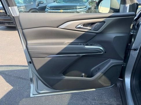 New 2026 Chevrolet Traverse LT w/ Sun and Wheel Package FWD image 18