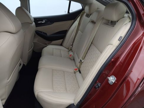 Used 2019 Nissan Maxima Platinum image 18