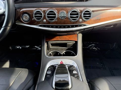 Used 2018 Mercedes-Benz S 560 S 560 w/ Premium Package image 16