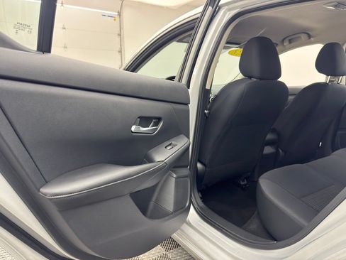 Used 2023 Nissan Sentra S FWD image 32