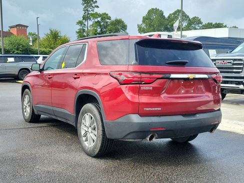 Used 2023 Chevrolet Traverse LT FWD image 3