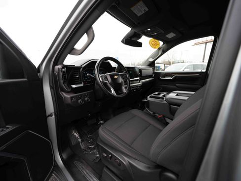 Used 2025 Chevrolet Silverado 1500 LT image 8