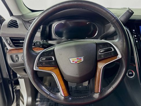 Used 2016 Cadillac Escalade Premium image 15