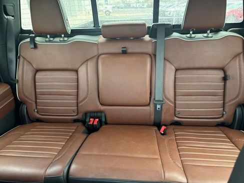 Used 2024 GMC Sierra 2500 Denali Ultimate AWD/4WD image 5