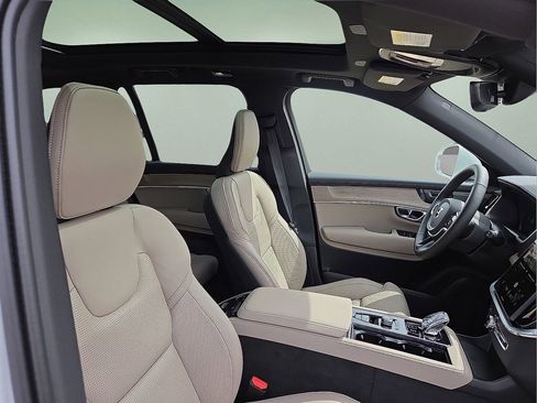 New 2026 Volvo XC90 B6 Ultra w/ Protection Package AWD/4WD image 13