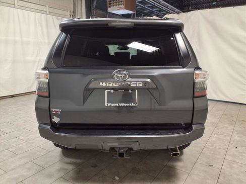 Used 2020 Toyota 4Runner SR5 Premium image 8