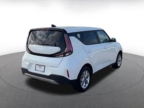 Used 2025 Kia Soul LX w/ LX Technology Package FWD image 12