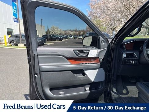 Certified 2023 Lincoln Navigator Reserve AWD/4WD image 11