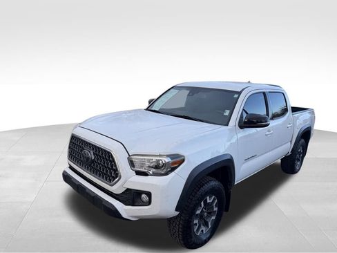 Used 2019 Toyota Tacoma TRD Off-Road image 3