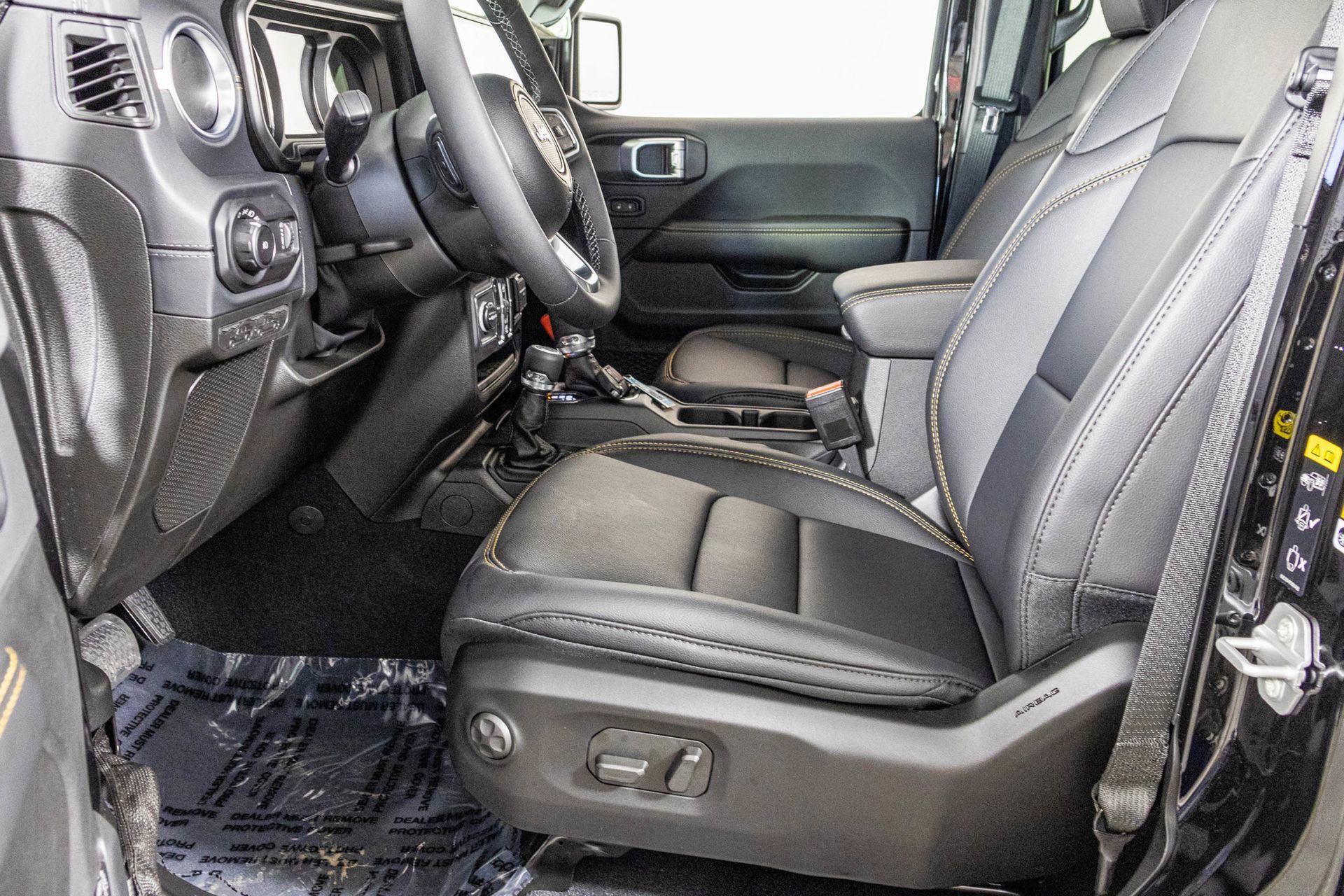 New 2027 Jeep Wrangler Unlimited Sahara AWD/4WD image 23