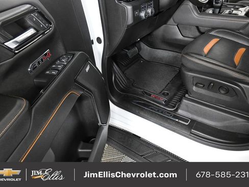 Used 2024 GMC Sierra 1500 AT4 w/ Technology Package image 9