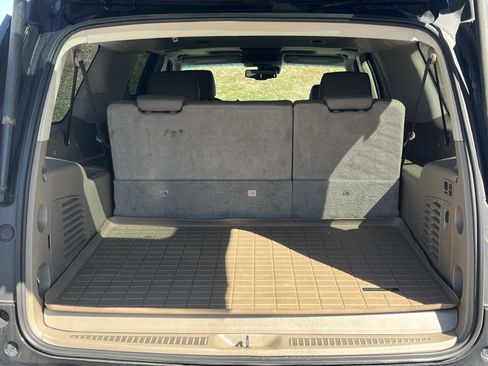 Used 2018 Chevrolet Suburban Premier image 10