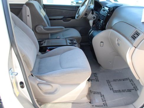 Used 2004 Toyota Sienna LE image 17