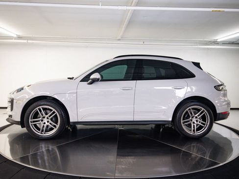 Certified 2020 Porsche Macan AWD/4WD image 2