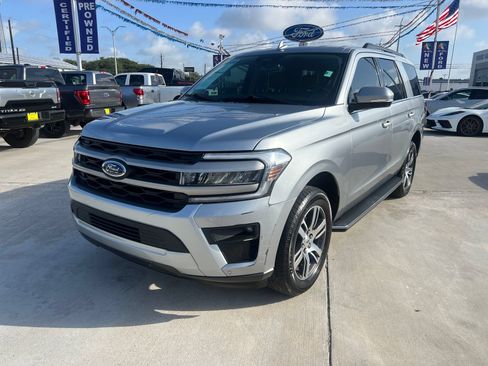 Used 2022 Ford Expedition XLT RWD image 6