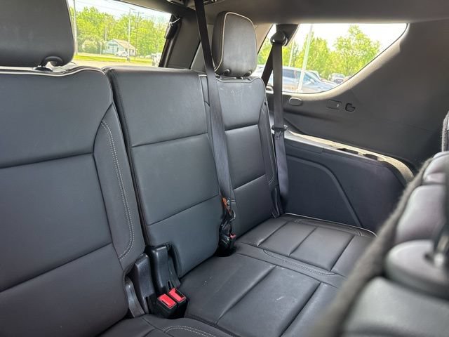 Certified 2025 GMC Yukon Elevation w/ LPO, Elevation Black Package AWD/4WD image 13