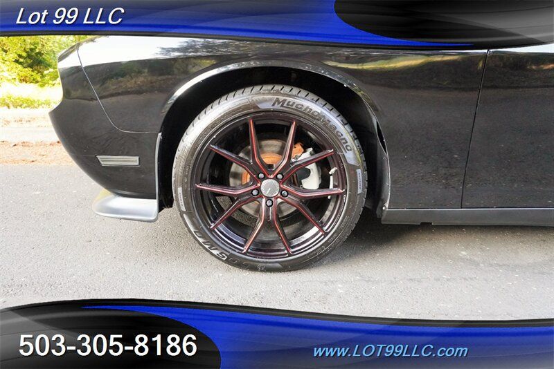 Used 2014 Dodge Challenger SXT RWD image 3