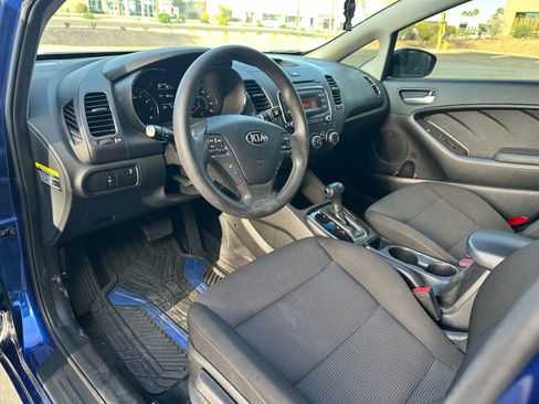 Used 2018 Kia Forte LX image 9
