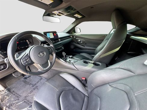 Used 2023 Toyota Supra Premium w/ Driver Assist Package image 9