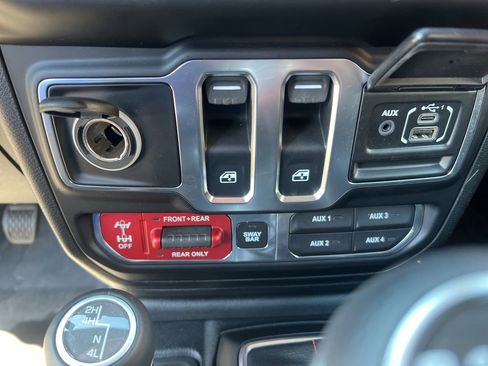 Used 2020 Jeep Wrangler Rubicon w/ LED Lighting Group AWD/4WD image 27
