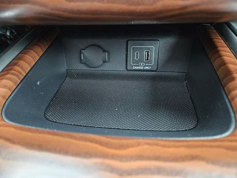 Used 2020 Nissan Pathfinder Platinum image 30