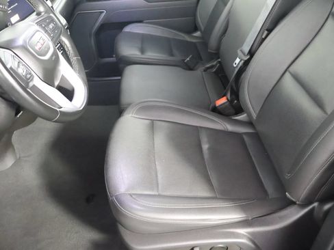 Used 2025 GMC Sierra 1500 SLT AWD/4WD image 40