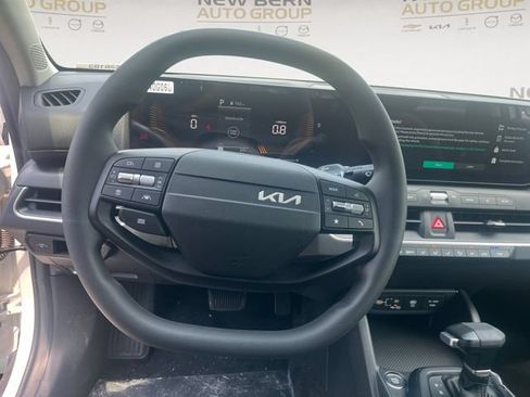 New 2026 Kia K4 FWD image 12