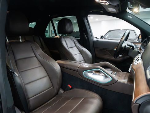 Used 2021 Mercedes-Benz GLE 350 4MATIC w/ AMG Line Exterior image 8