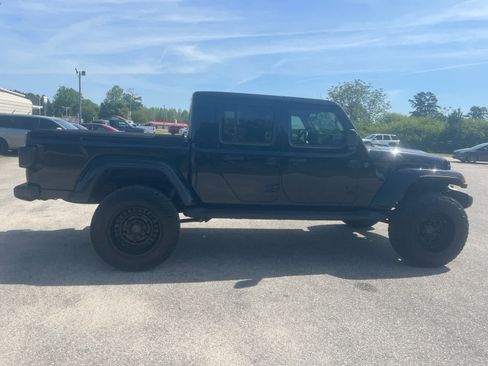 Used 2024 Jeep Gladiator Sport image 6