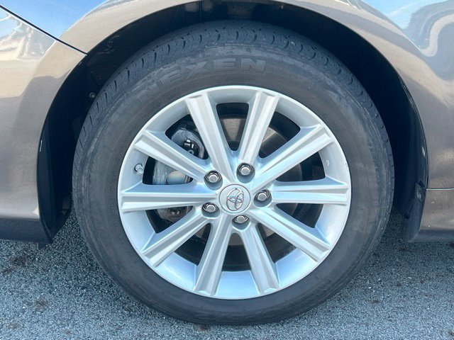 Used 2012 Toyota Camry XLE w/ Leather Pkg FWD image 5
