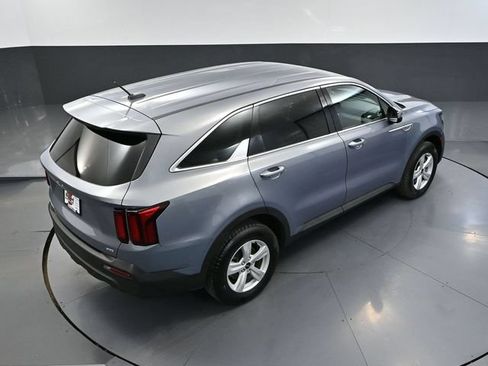 Used 2023 Kia Sorento LX AWD/4WD image 57