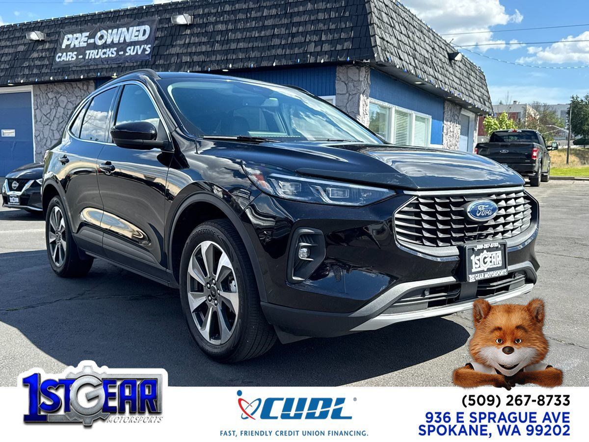 Used 2025 Ford Escape Platinum AWD/4WD image 1