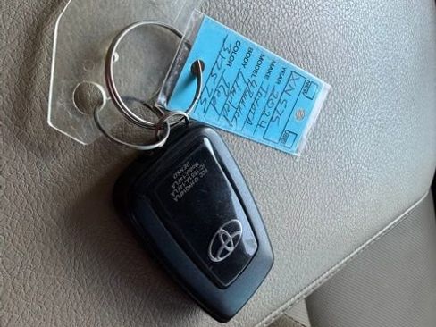 Used 2024 Toyota 4Runner Limited image 31